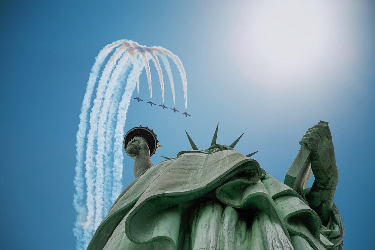 statue of liberty, planes, jets-1929668.jpg